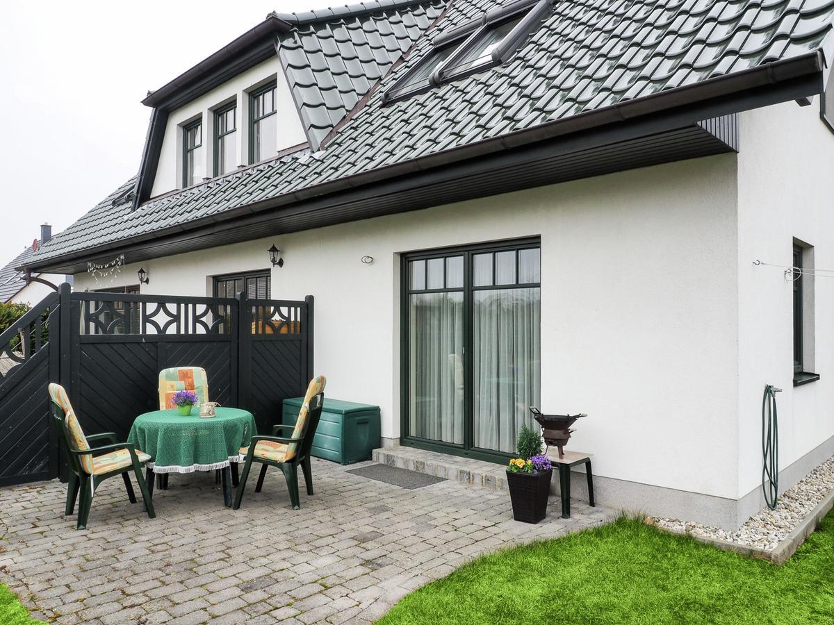 Modern Apartment In Kuhlungsborn With Garden Exteriör bild