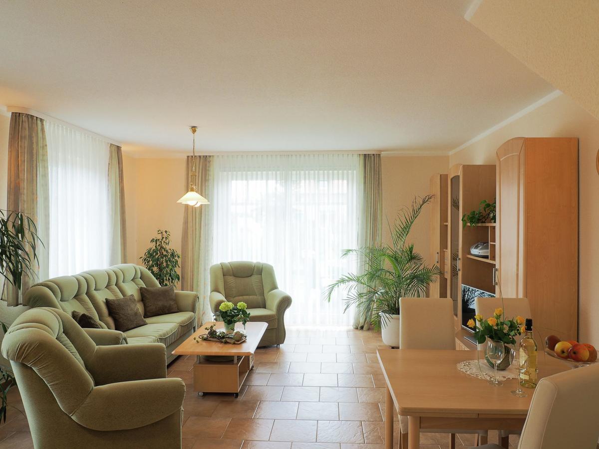 Modern Apartment In Kuhlungsborn With Garden Exteriör bild
